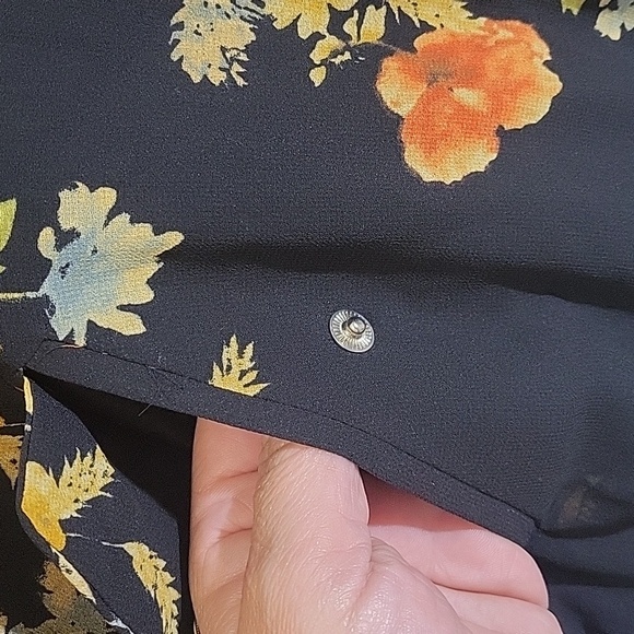 Forever 21 black floral light jacket size Medium - Picture 2 of 8